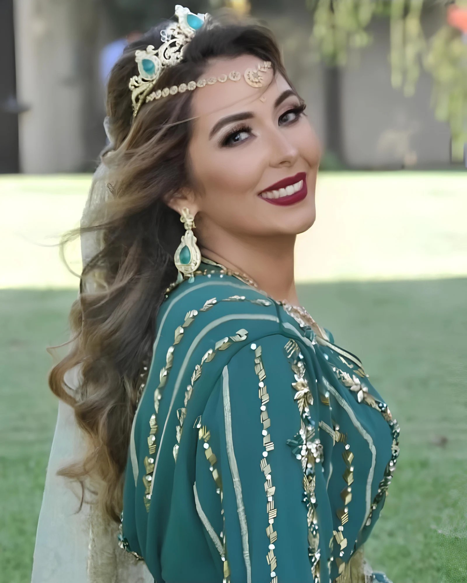 Coiffure et maquillage de cérémonie, archive OHH ZAZ